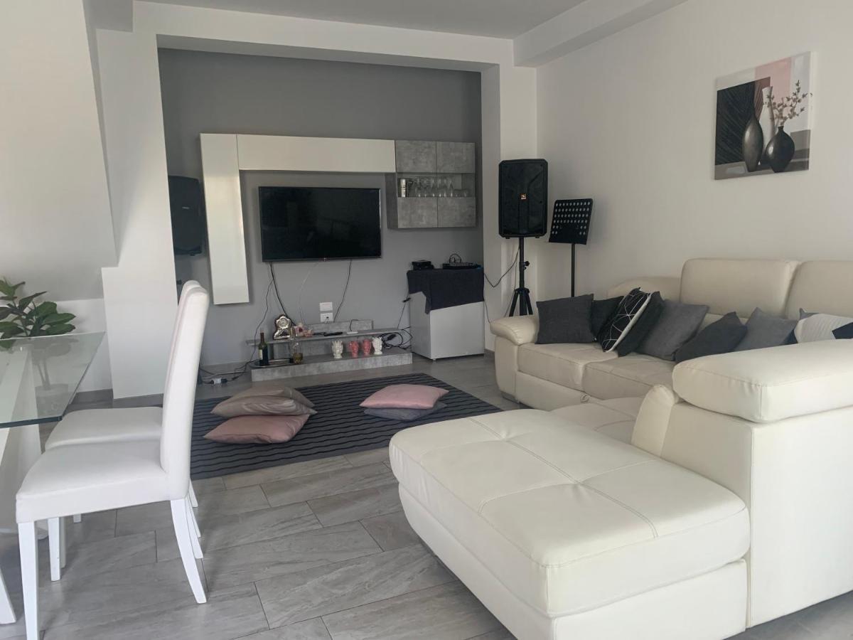 Villa In Affitto Ragalna Esterno foto